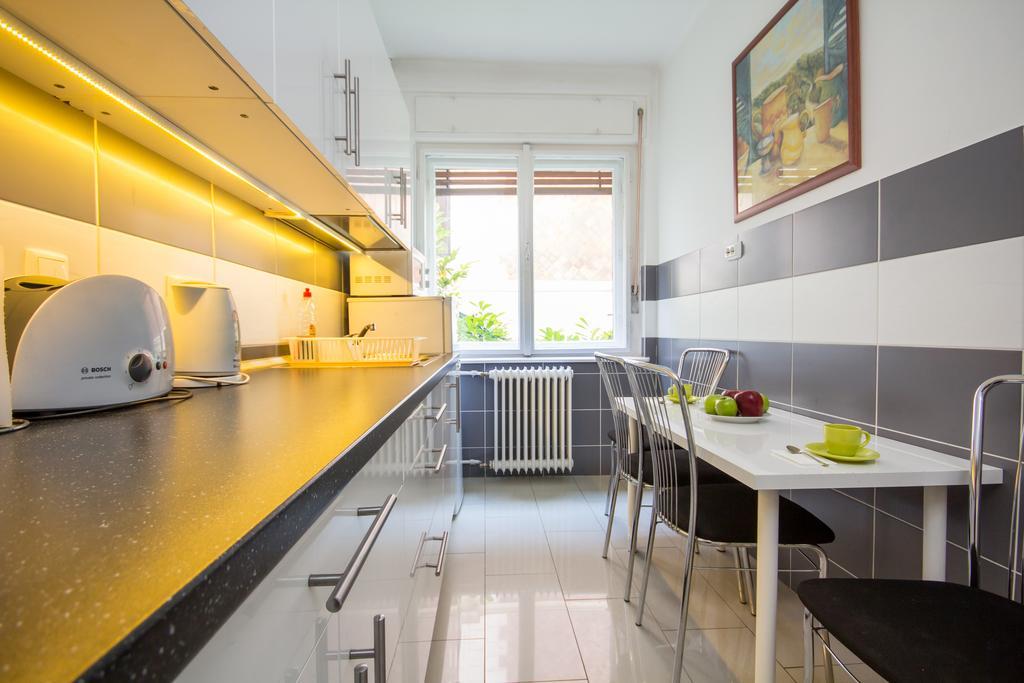 Andrassy Apartment With Inside Parking Budapest Extérieur photo